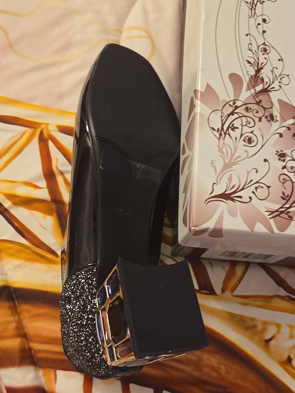 Shoes - Picture 4 of 7
